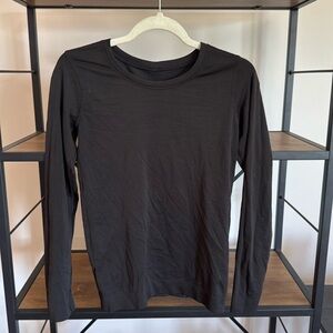 Lululemon Swiftly Tech Long Sleeve Top 2.0 Dark Green (Looks Black) 🖤